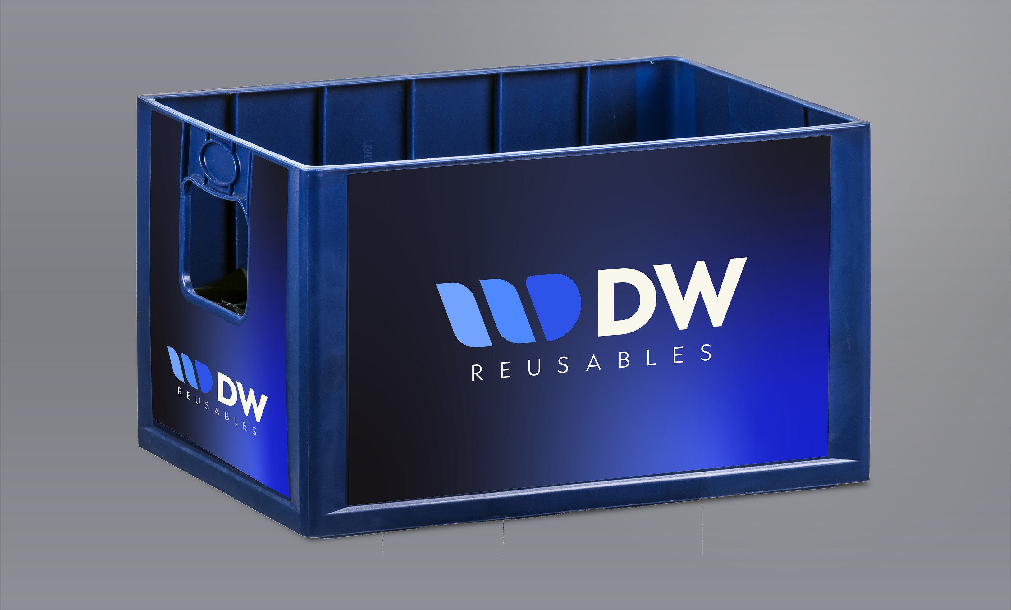 Box2Keep est la solution idéale pour les promotions saisonnières. La boîte peut être sérigraphiée ou personnalisée à l'aide d'autocollants ou d'étiquettes IML (InMould) ultra-fines. Box2Keep peut être réutilisée par le client pour ranger toutes sortes d'objets.