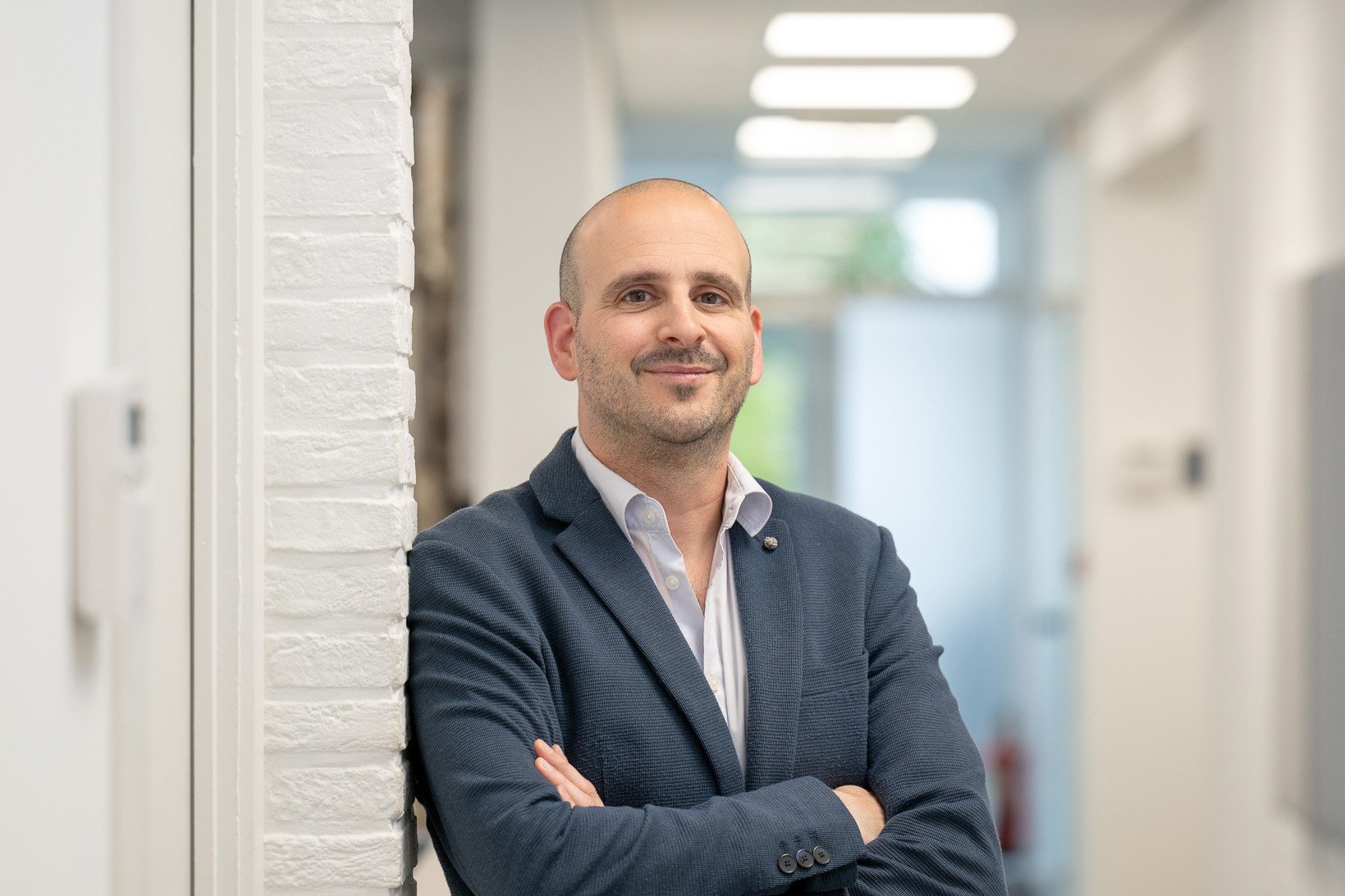Unser Team vereint Fachwissen, Erfahrung und eine praxisorientierte Herangehensweise. Wenden Sie sich direkt an die Person, die Ihnen am besten weiterhelfen kann.